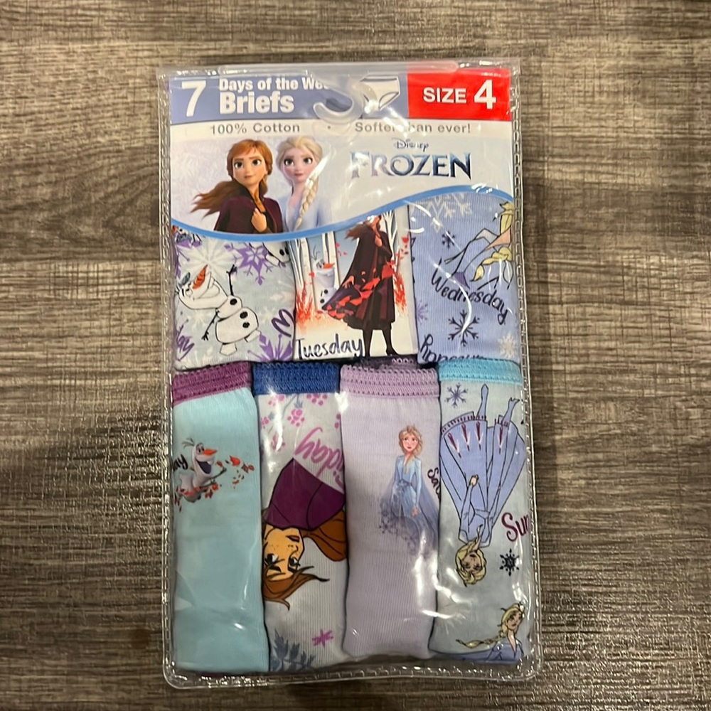 Frozen 7 days a week girls underwear Size 4